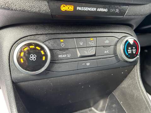 Ford Fiesta 1.0T EcoBoost Zetec Euro 6 (s/s) 5dr - U120