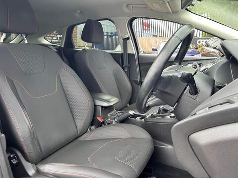 Ford Focus 1.0T EcoBoost Zetec S Hatchback 5dr Petrol Manual Euro 6 (s/s) (125 ps) - U124