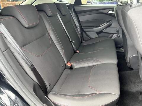 Ford Focus 1.0T EcoBoost Zetec S Hatchback 5dr Petrol Manual Euro 6 (s/s) (125 ps) - U124