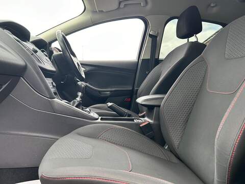 Ford Focus 1.0T EcoBoost Zetec S Hatchback 5dr Petrol Manual Euro 6 (s/s) (125 ps) - U124