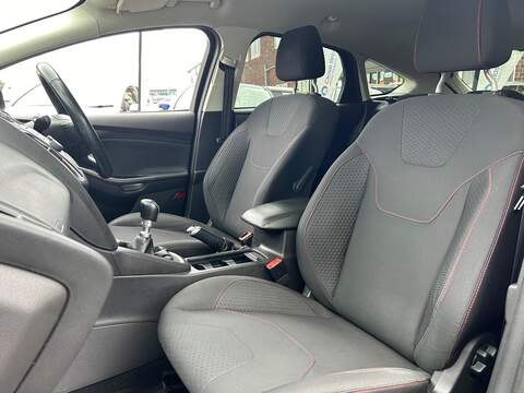 Ford Focus 1.0T EcoBoost Zetec S Hatchback 5dr Petrol Manual Euro 6 (s/s) (125 ps) - U124