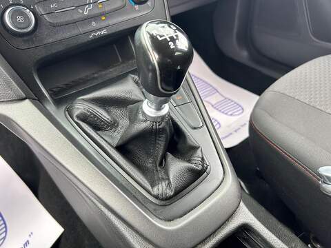 Ford Focus 1.0T EcoBoost Zetec S Hatchback 5dr Petrol Manual Euro 6 (s/s) (125 ps) - U124