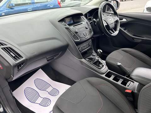 Ford Focus 1.0T EcoBoost Zetec S Hatchback 5dr Petrol Manual Euro 6 (s/s) (125 ps) - U124