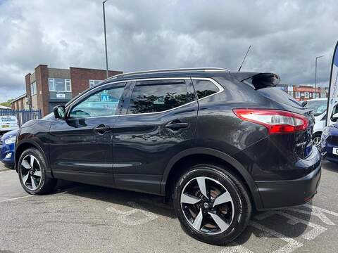 Nissan Qashqai 1.6 dCi N-Connecta SUV 5dr Diesel Manual 2WD Euro 6 (s/s) (130 ps) - U125