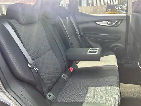 Nissan Qashqai 1.6 dCi N-Connecta SUV 5dr Diesel Manual 2WD Euro 6 (s/s) (130 ps) - U125