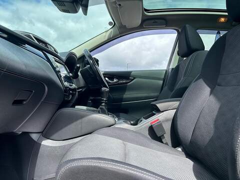 Nissan Qashqai 1.6 dCi N-Connecta SUV 5dr Diesel Manual 2WD Euro 6 (s/s) (130 ps) - U125