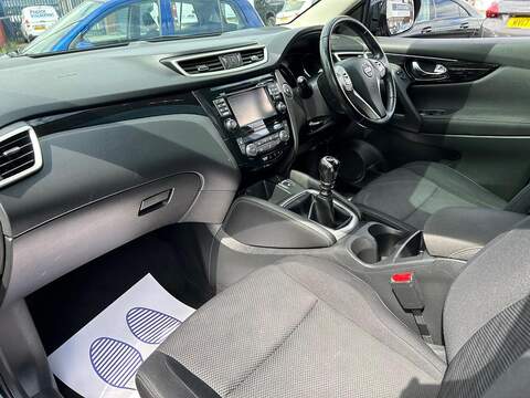 Nissan Qashqai 1.6 dCi N-Connecta SUV 5dr Diesel Manual 2WD Euro 6 (s/s) (130 ps) - U125