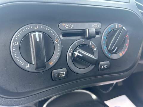 Nissan Juke 1.6 Visia Euro 6 5dr - U136