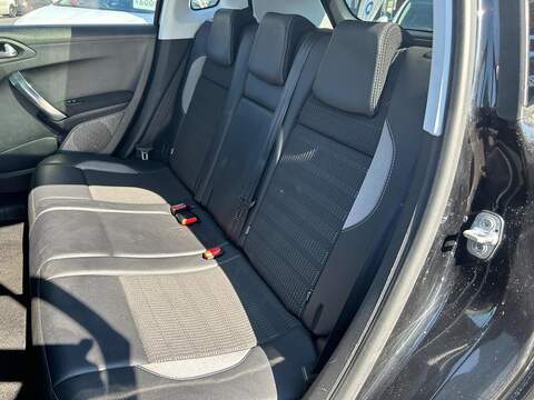 Peugeot 2008 2008 1.2 PureTech Allure Premium Euro 6 5dr - U14