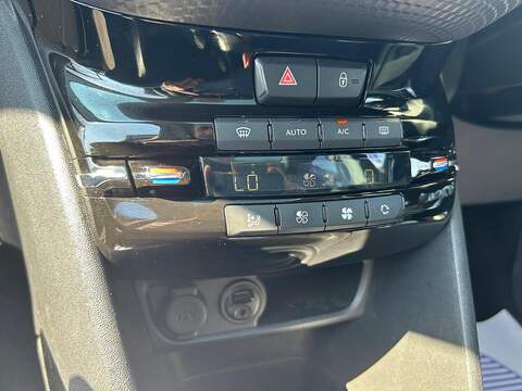 Peugeot 2008 2008 1.2 PureTech Allure Premium Euro 6 5dr - U14