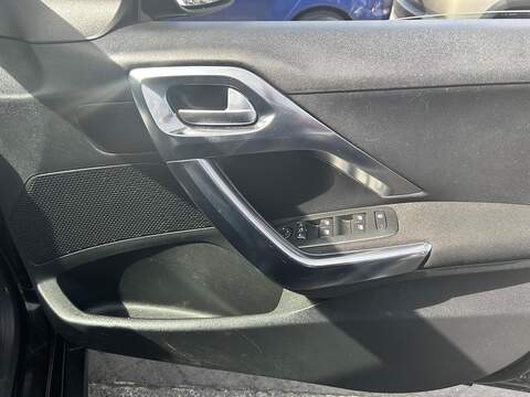 Peugeot 2008 1.6 BlueHDi Allure SUV 5dr Diesel Manual Euro 6 (100 ps) - U152