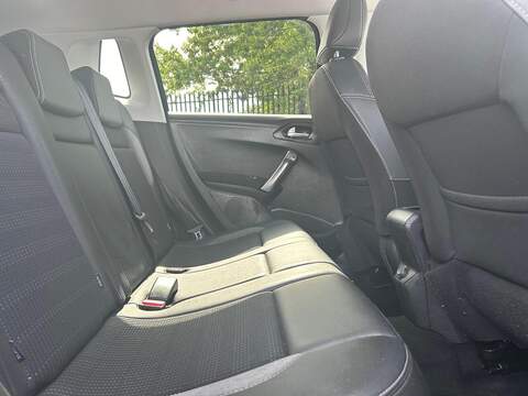 Peugeot 2008 1.6 BlueHDi Allure SUV 5dr Diesel Manual Euro 6 (100 ps) - U152