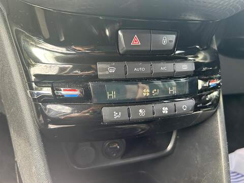 Peugeot 2008 1.6 BlueHDi Allure SUV 5dr Diesel Manual Euro 6 (100 ps) - U152