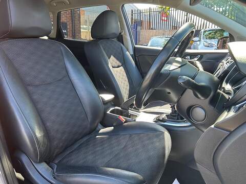 Nissan Pulsar 1.2 DIG-T N-Connecta Hatchback 5dr Petrol Manual Euro 6 (s/s) (115 ps) - U157