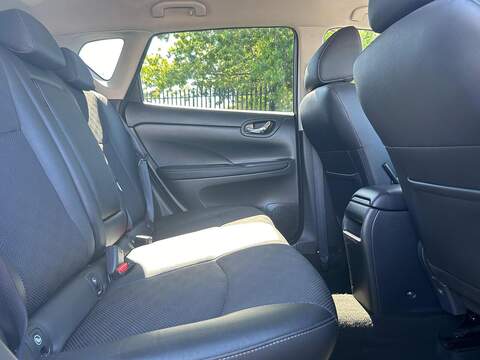 Nissan Pulsar 1.2 DIG-T N-Connecta Hatchback 5dr Petrol Manual Euro 6 (s/s) (115 ps) - U157