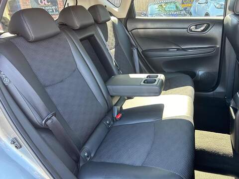 Nissan Pulsar 1.2 DIG-T N-Connecta Hatchback 5dr Petrol Manual Euro 6 (s/s) (115 ps) - U157