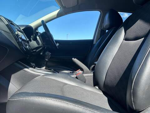 Nissan Pulsar 1.2 DIG-T N-Connecta Hatchback 5dr Petrol Manual Euro 6 (s/s) (115 ps) - U157