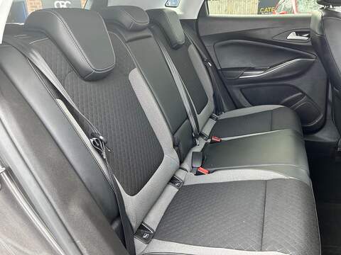 Vauxhall Grandland X Grandland X 1.2 Turbo Sport Nav Euro 6 (s/s) 5dr - U16