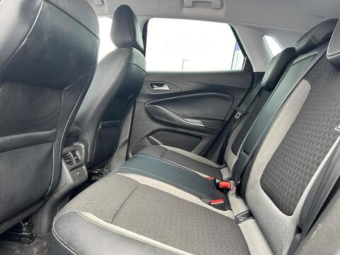 Vauxhall Grandland X Grandland X 1.2 Turbo Sport Nav Euro 6 (s/s) 5dr - U16