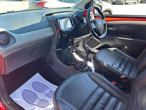 Peugeot 108 1.2 PureTech Feline Nav Euro 6 5dr - U167