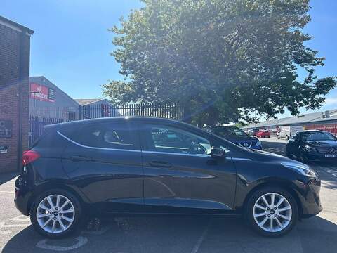 Ford Fiesta 1.0T EcoBoost Titanium Euro 6 (s/s) 5dr - U169