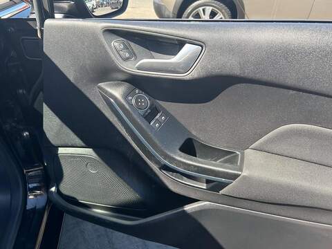 Ford Fiesta 1.0T EcoBoost Titanium Euro 6 (s/s) 5dr - U169