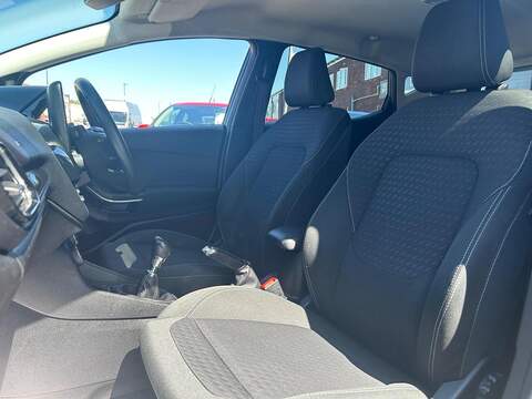 Ford Fiesta 1.0T EcoBoost Titanium Euro 6 (s/s) 5dr - U169
