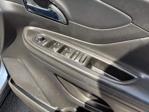 Vauxhall Mokka X 1.6i Elite SUV 5dr Petrol Manual Euro 6 (s/s) (115 ps) - U179