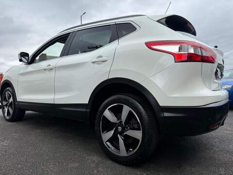 Nissan Qashqai 1.2 DIG-T N-Connecta SUV 5dr Petrol Manual 2WD Euro 6 (s/s) (115 ps) - U182