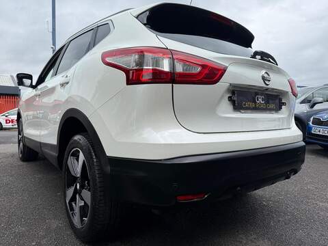 Nissan Qashqai 1.2 DIG-T N-Connecta SUV 5dr Petrol Manual 2WD Euro 6 (s/s) (115 ps) - U182