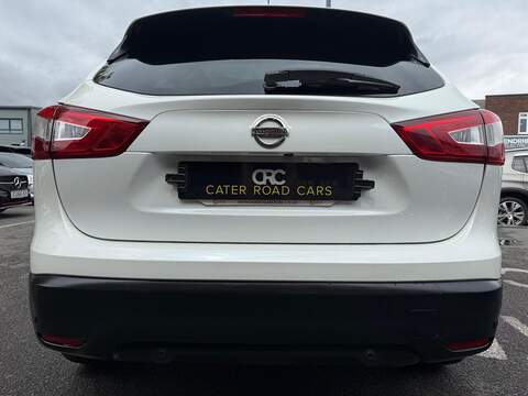 Nissan Qashqai 1.2 DIG-T N-Connecta SUV 5dr Petrol Manual 2WD Euro 6 (s/s) (115 ps) - U182