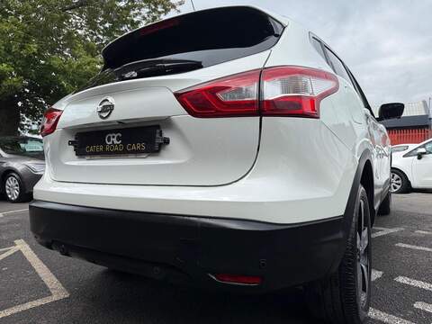 Nissan Qashqai 1.2 DIG-T N-Connecta SUV 5dr Petrol Manual 2WD Euro 6 (s/s) (115 ps) - U182