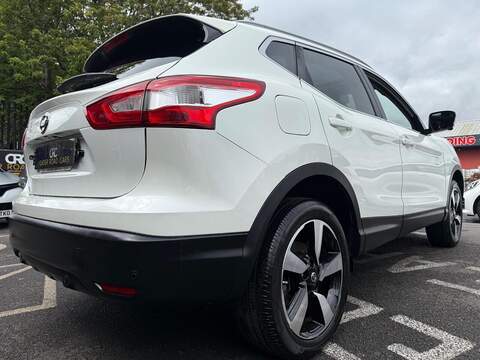 Nissan Qashqai 1.2 DIG-T N-Connecta SUV 5dr Petrol Manual 2WD Euro 6 (s/s) (115 ps) - U182