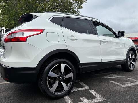 Nissan Qashqai 1.2 DIG-T N-Connecta SUV 5dr Petrol Manual 2WD Euro 6 (s/s) (115 ps) - U182