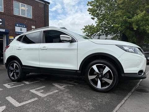 Nissan Qashqai 1.2 DIG-T N-Connecta SUV 5dr Petrol Manual 2WD Euro 6 (s/s) (115 ps) - U182