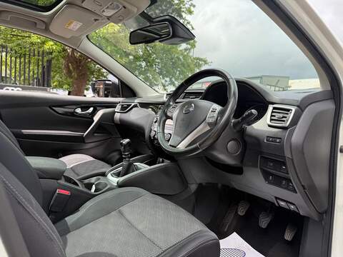 Nissan Qashqai 1.2 DIG-T N-Connecta SUV 5dr Petrol Manual 2WD Euro 6 (s/s) (115 ps) - U182