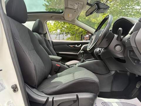 Nissan Qashqai 1.2 DIG-T N-Connecta SUV 5dr Petrol Manual 2WD Euro 6 (s/s) (115 ps) - U182