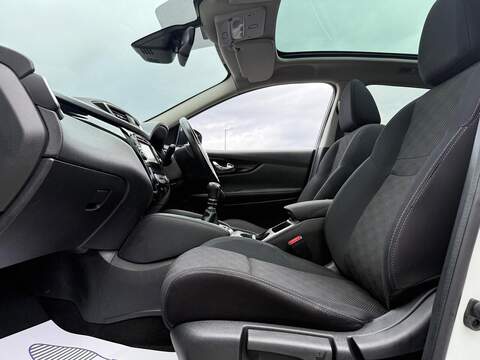 Nissan Qashqai 1.2 DIG-T N-Connecta SUV 5dr Petrol Manual 2WD Euro 6 (s/s) (115 ps) - U182