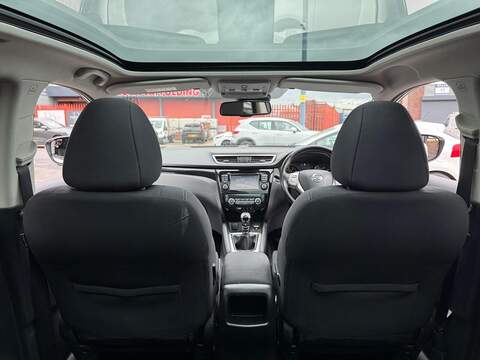 Nissan Qashqai 1.2 DIG-T N-Connecta SUV 5dr Petrol Manual 2WD Euro 6 (s/s) (115 ps) - U182