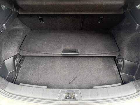 Nissan Qashqai 1.2 DIG-T N-Connecta SUV 5dr Petrol Manual 2WD Euro 6 (s/s) (115 ps) - U182