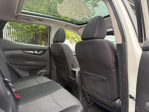 Nissan Qashqai 1.2 DIG-T N-Connecta SUV 5dr Petrol Manual 2WD Euro 6 (s/s) (115 ps) - U182