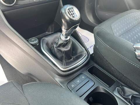 Ford Fiesta 1.0T EcoBoost Zetec Euro 6 (s/s) 3dr - U192