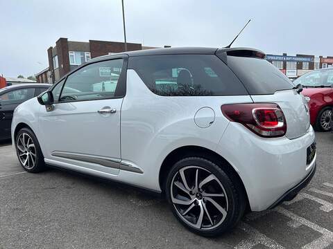 DS AUTOMOBILES DS 3 DS 3 1.2 PureTech Connected Chic Euro 6 3dr - U20