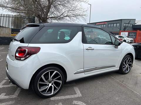 DS AUTOMOBILES DS 3 DS 3 1.2 PureTech Connected Chic Euro 6 3dr - U20