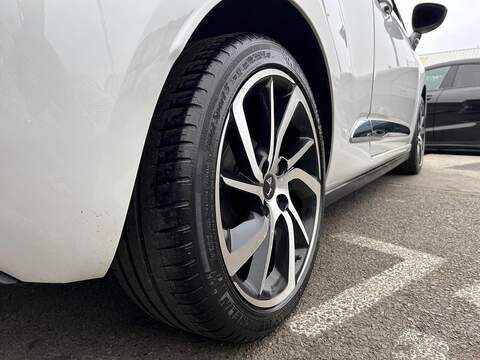 DS AUTOMOBILES DS 3 DS 3 1.2 PureTech Connected Chic Euro 6 3dr - U20