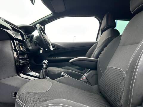 DS AUTOMOBILES DS 3 DS 3 1.2 PureTech Connected Chic Euro 6 3dr - U20