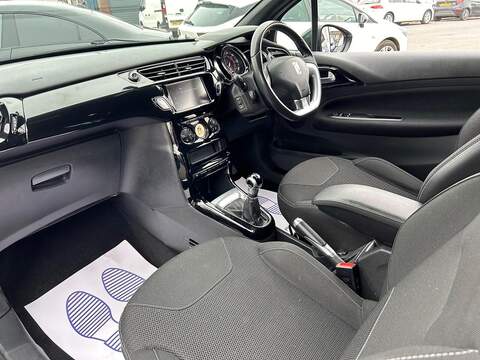 DS AUTOMOBILES DS 3 DS 3 1.2 PureTech Connected Chic Euro 6 3dr - U20