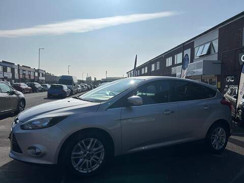 Ford Focus 1.6 TDCi Titanium Hatchback 5dr Diesel Manual Euro 5 (s/s) (115 ps) - U203