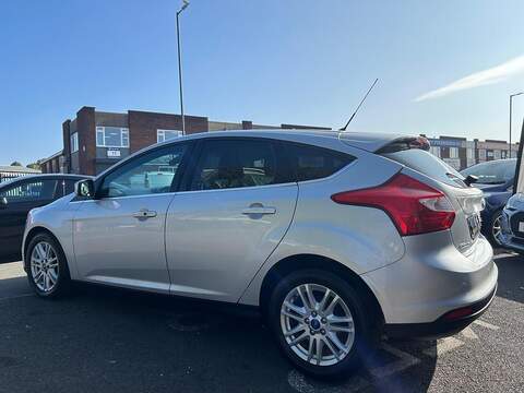 Ford Focus 1.6 TDCi Titanium Hatchback 5dr Diesel Manual Euro 5 (s/s) (115 ps) - U203