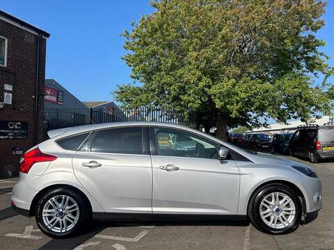Ford Focus 1.6 TDCi Titanium Hatchback 5dr Diesel Manual Euro 5 (s/s) (115 ps) - U203